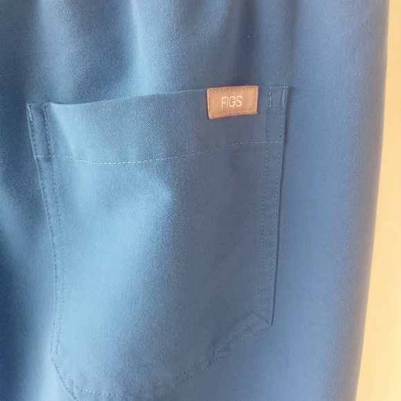 FIGS Technical Collection Men's Cairo Cargo Scrub Pants Size Medium Royal Blue - Picture 10 of 12